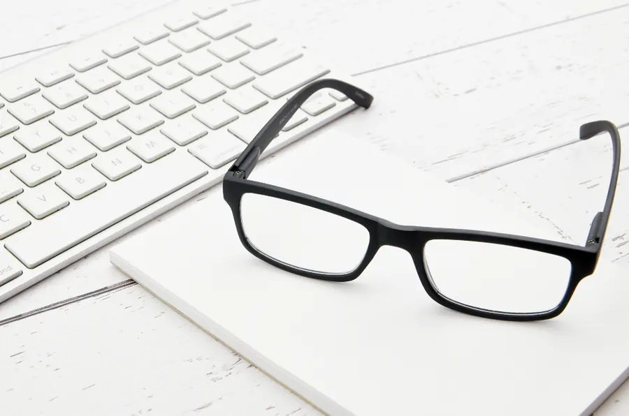 Sample image: Contact lenses