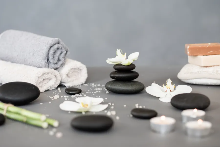 Sample image: Stones, towels and candles