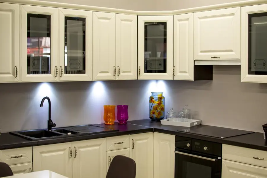 Sample image: 305 Cedar Avenue