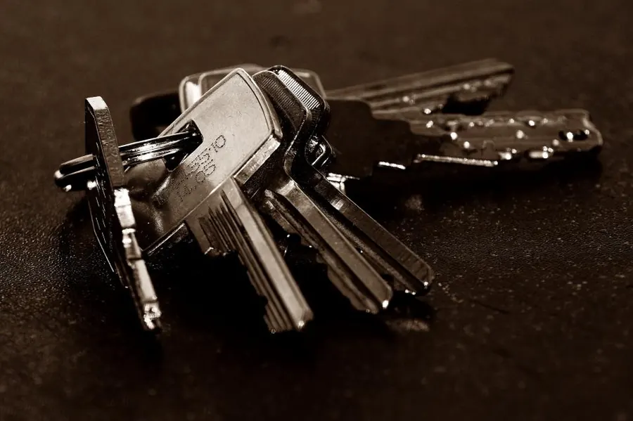 Sample image: Rekeying and keys